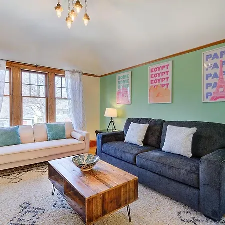Stunning Brewers Hill Retreat With 2 Bedrooms & 1 Bath